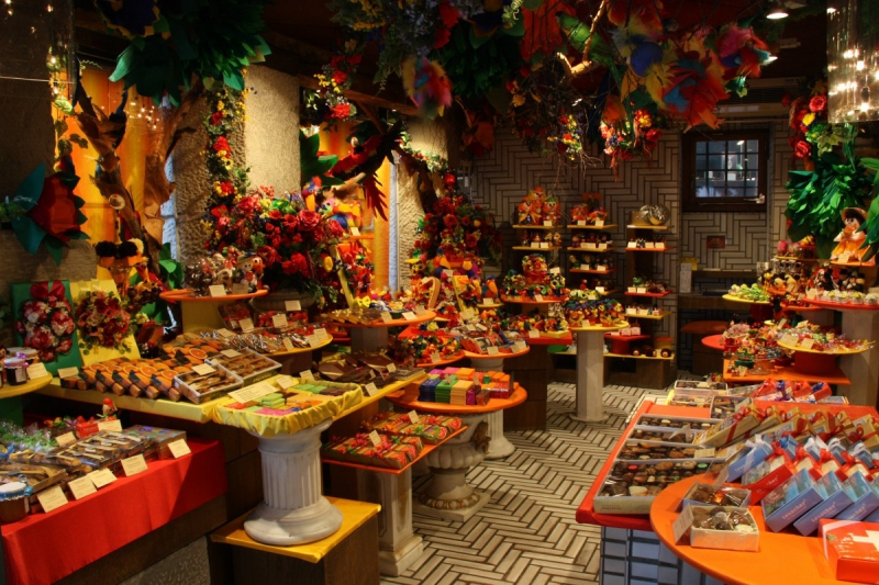 ecommerce-TAVERNES-min_candy_store_chocolate_shop_chocolate_switzerland-393515